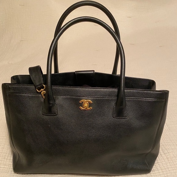 CHANEL Calfskin Serf Executive Shopper Tote Black - Picture 2 of 11